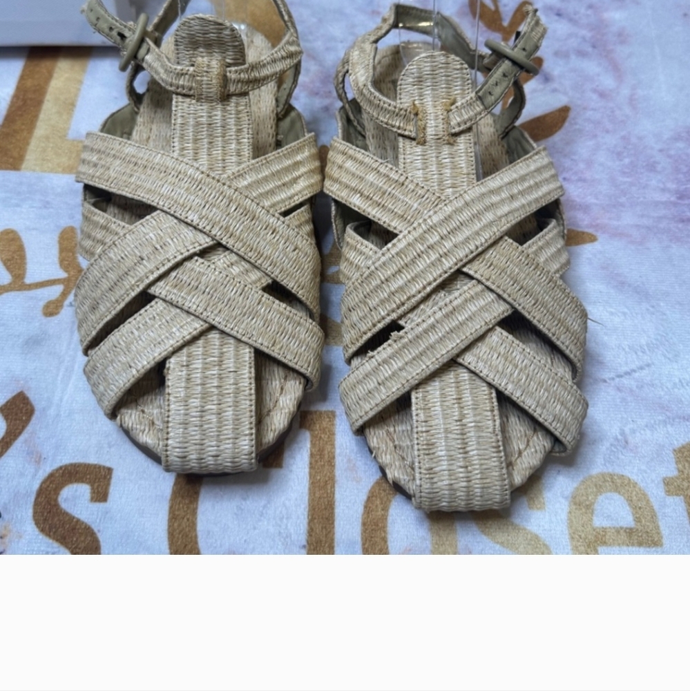 Farm Rio Synthetic Raffia Zigzag Sandals - Picture 11 of 11
